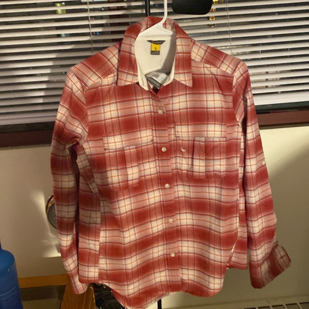 Eddie Bauer men’s shirt size small, long sleeve button-down plaid